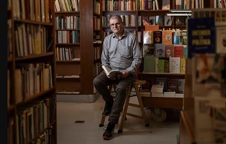 Mihael Kovač, experto en lectura y el efecto de las pantallas: “Quienes mejor usan los ordenadores son grandes lectores de libros”