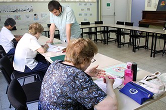 “Aprender a leer a los 84 años me ha cambiado la vida”